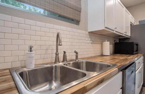 Palmer House Retreat - A Great Muskegon Getaway! - Photo 9