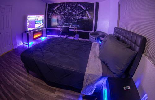 Comfy Expansive Home - Near the Strip - Heated Pool - Foto 34