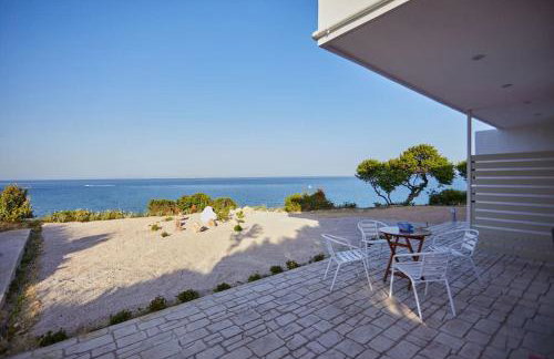 Chioni's Houses - Photo 21