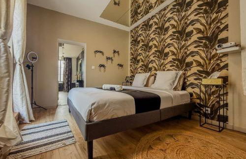 T2 en centre-ville d'Illiers-Combray - parking- lit king size - terrasse - Foto 8