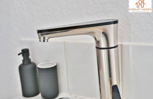 Spacious Apartment In The Centre Of Bridgwater Ideal for Contractors & Group Stays By Hinkley Homes Short Lets & Serviced Accommodation - Foto 48