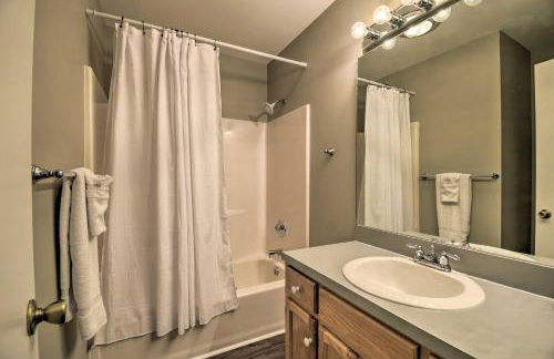 Steps to Sunset Beach Canal-Front Home with Dock! - Foto 9