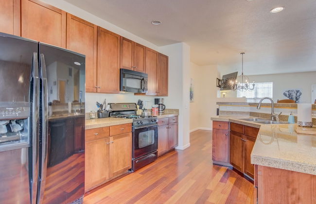 Urban Practicality! 3 Beds, Patios & Dog Friendly - Photo 19