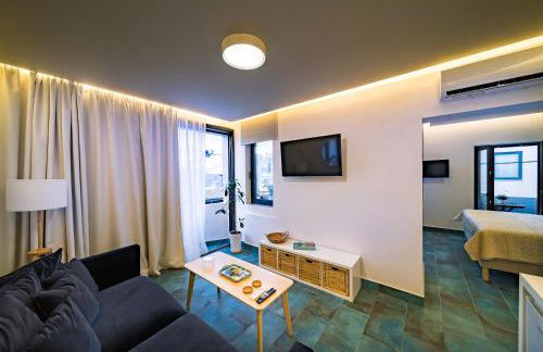 Kyma Couples Getaway - Photo 8