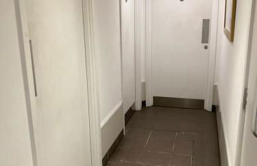 Entire Boat at St Katherine Docks 2 Available select using room options - Photo 67