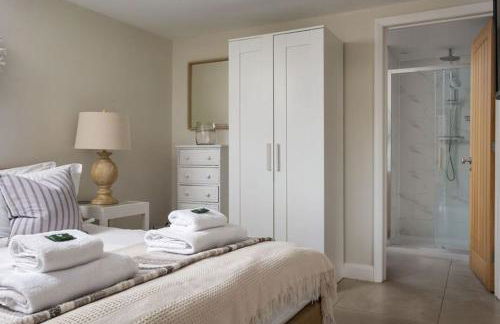 Stone Barn, contemporary barn conversion - Photo 13