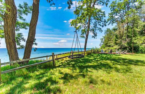 Blackstone on the Bluff with Lake Views Historic Home Family Friendly - Photo 8