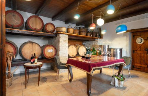 Nassibe Estate - Photo 67