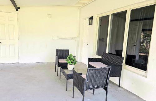 Modern 3BR Home Near Holycross Hospital - Foto 17