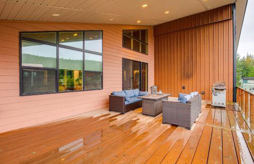 Mendenhall Valley Escape with Furnished Deck! - Foto 12