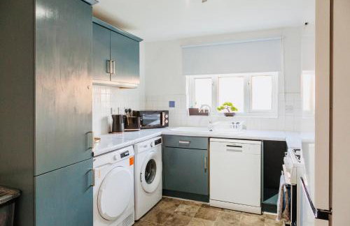 Cozy 3-Bed Retreat Near Manchester Airport Ideal for Families & Groups - Foto 39