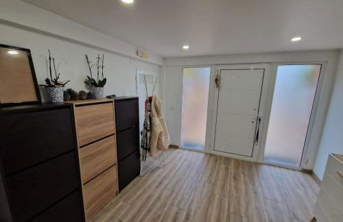 Pool House Minutes from Beach - Photo 33