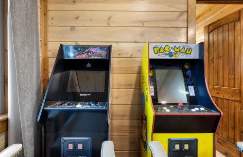 Cozy Cabin with Hot Tub, Fire Pit and Arcade Games - Foto 6