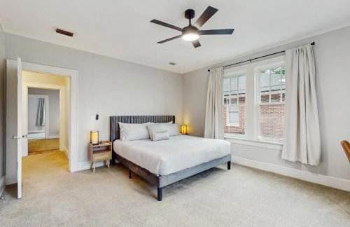 Spacious duplex with private balcony, washer & dryer, and WiFI - Foto 13