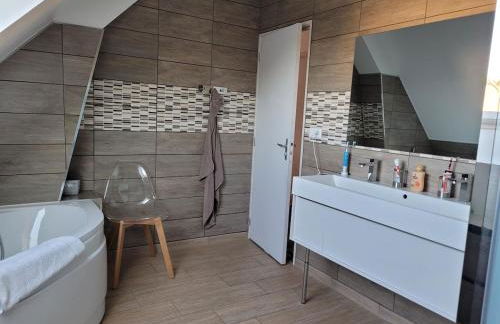 Maison proche du circuit des 24h du Mans - Photo 4