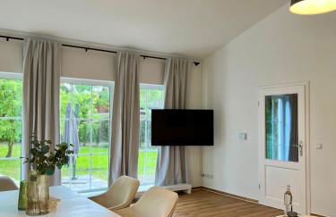 LE Vacation Haus am See, Sauna, Terrasse, Garten, Netflix, Free-TV - Photo 1