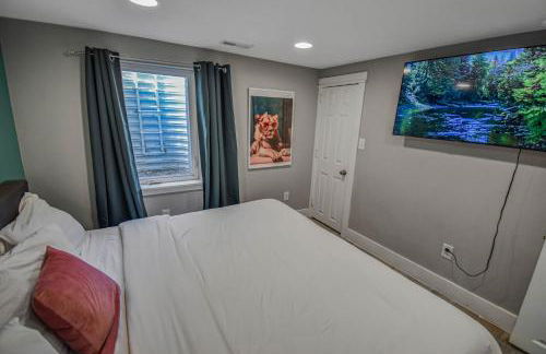 3 bed home with huge yard near Hidden Lake - Foto 28