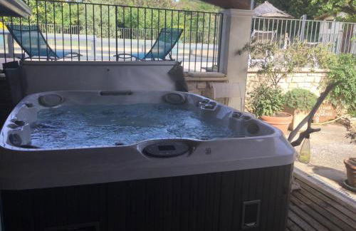 1 chambre 1 cuisine & salle d'eau privées avec piscine et jacuzzi - Foto 12