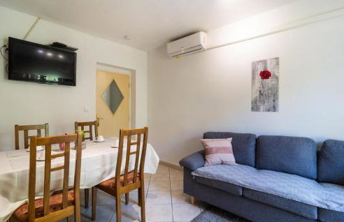 2 Bedroom Amazing Apartment In Split - Foto 4