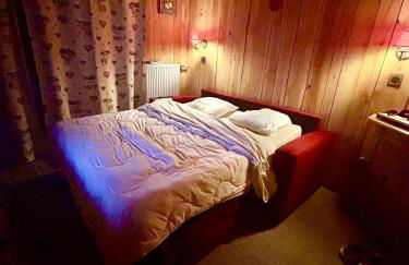 Pretty family nest in front of snow - Photo 7