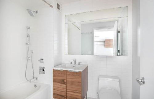 LES 1br w gym doorman wd nr park NYC-1314 - Foto 13