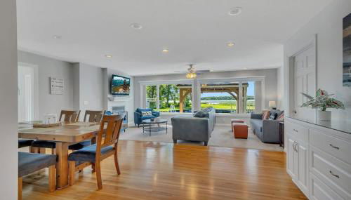 Lake Front Home with Pool and Stunning Views - Foto 4