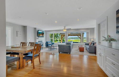 Lake Front Home with Pool and Stunning Views - Foto 4