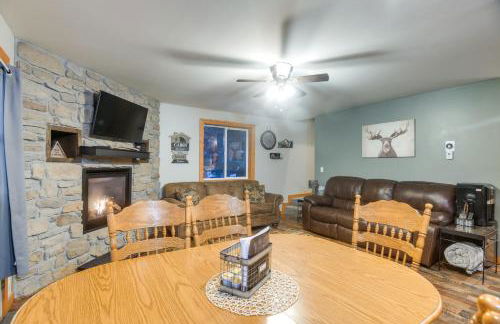 Family Cabin with Fire Pit - 25 Miles to Yellowstone - Foto 5