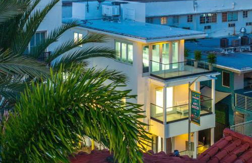 Versace Mansion Neighbor (Floor 1) Sleeps 9 - Foto 40