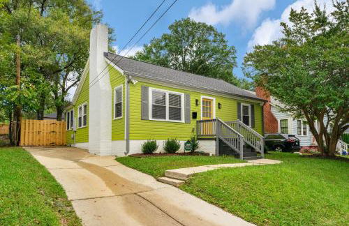 Stylish 4BR Haven: Serene Backyard and Fire Pit - Foto 78