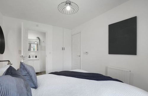 Newcastle Spacious 3-bedroom Semi-detached House with Parking, Sleeps 8, by URBAN PINNACLE STAYS - Foto 49