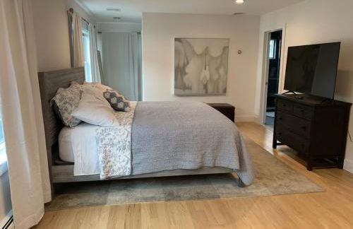 Waterfront Luxury in Town - Foto 11