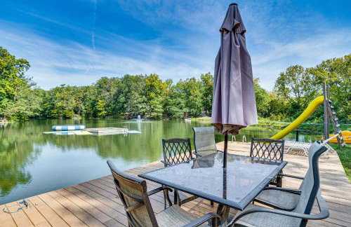 Lake Escape with Hot Tub and Docks in Hope! - Foto 1