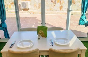 The perfect place to relax Bedroom with hot tub, beautiful tropical garden area. Bbq and big open spaces through all the house.It is located in a quiet place, but still 5 min away from the touristic Puerto Rico and walking distance from the beach - Foto 29