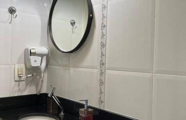 Apartamento 23A para 6 pessoas com Piscina e Churrasqueira no Cond Torremolinos Beach a 80m para Pé na areia na Praia da Enseada Ubatuba - Foto 32