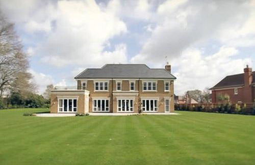 Luxurious House with private garden & Tree house - Foto 1