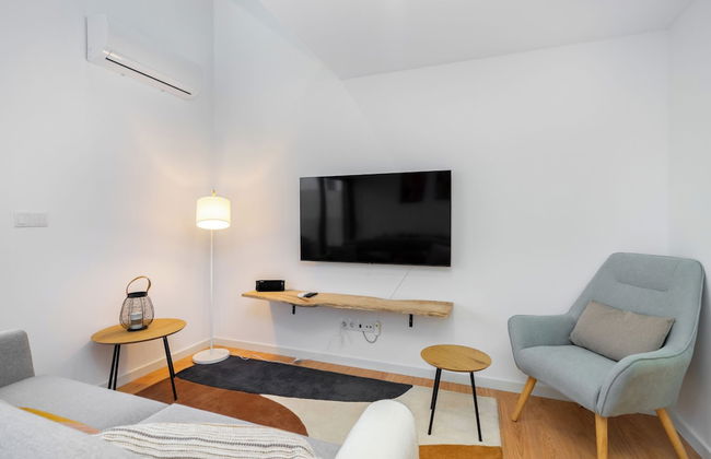 C314 Riverside View Premium Apartment w/ AC & Terrace - Foto 15