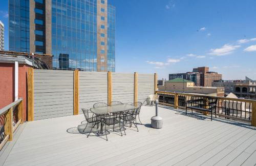 Top Floor Penthouse at the Historic Levy Building - Foto 28