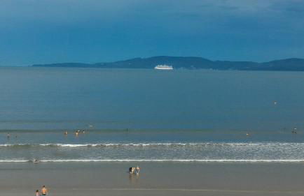 Apartamento 3 quartos e 3 sacadas de frente para o mar com visão panorâmica de toda praia de Itapema - Foto 16