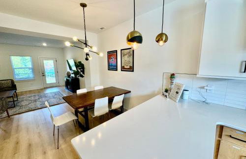 Near Broadway & Opry 3BR Game Room Sleeps 10 - Foto 16