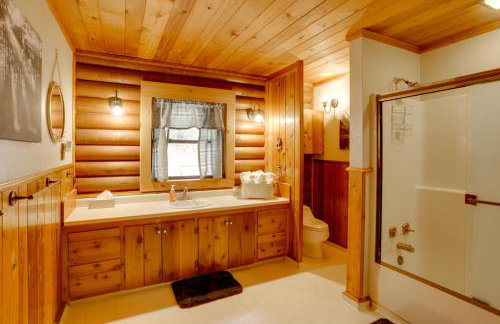 Pet-Friendly Bayfield Cabin with Game Room and Hot Tub - Foto 18
