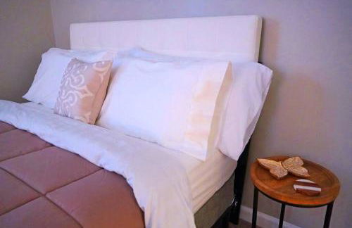 Spacious Pet Friendly Home - Photo 9