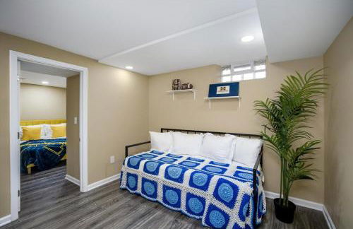 10 Mins To The Big House and Sleeps Up To 10 Guests - Foto 23