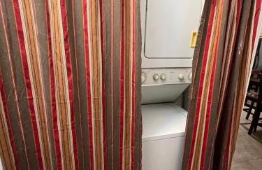 Modern 2 BR near shops, WD fast WiFI 2000mbps 10 min to beach Bliss 7 - Foto 4