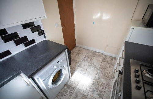 Crystal House Flat 3 - free private parking - metro - Foto 11