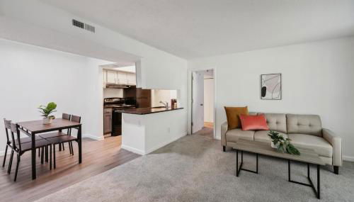 Northcliffe 405 I Fully Furnished 2 Bedroom 2Bth - Foto 2