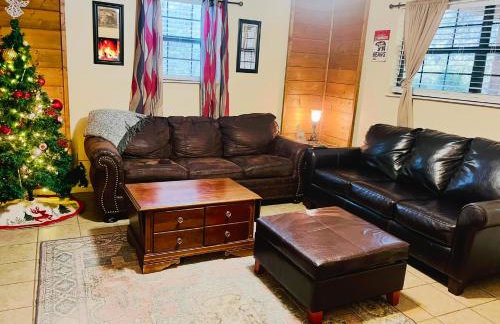 Smoky Mountain Cabin with HOTTUB - Photo 2