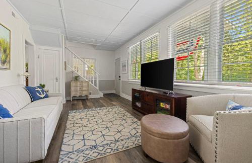 Whispering Arbor by Juniper Holiday + Home - Foto 8