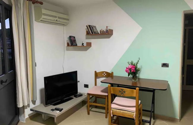 Entire unit near beach access to garden - Photo 6