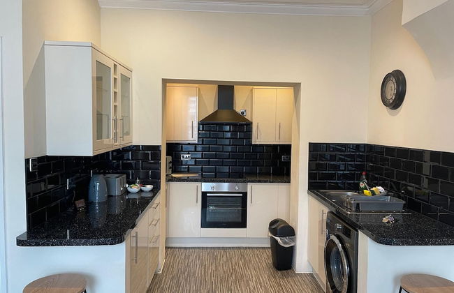 Fabulous Apt in the Heart of Victorian Llandudno - Photo 9